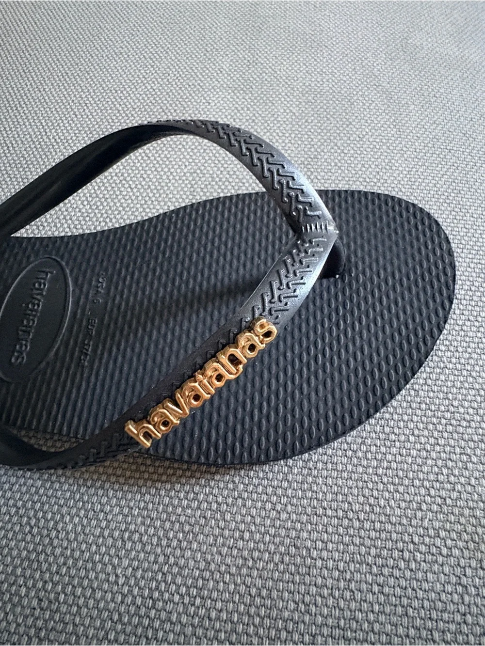 Havaianas Women's Black Flip-Flop Sandals with Gold Logo Detail Birdie 6